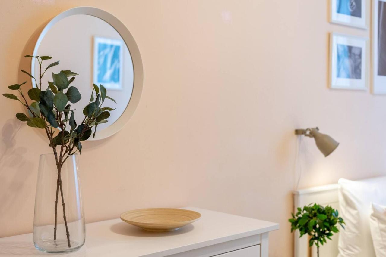 Appartement And Large Ac Away From *