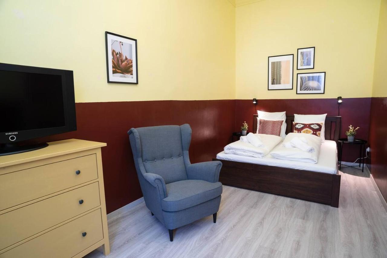 And Large Ac Away From Appartement