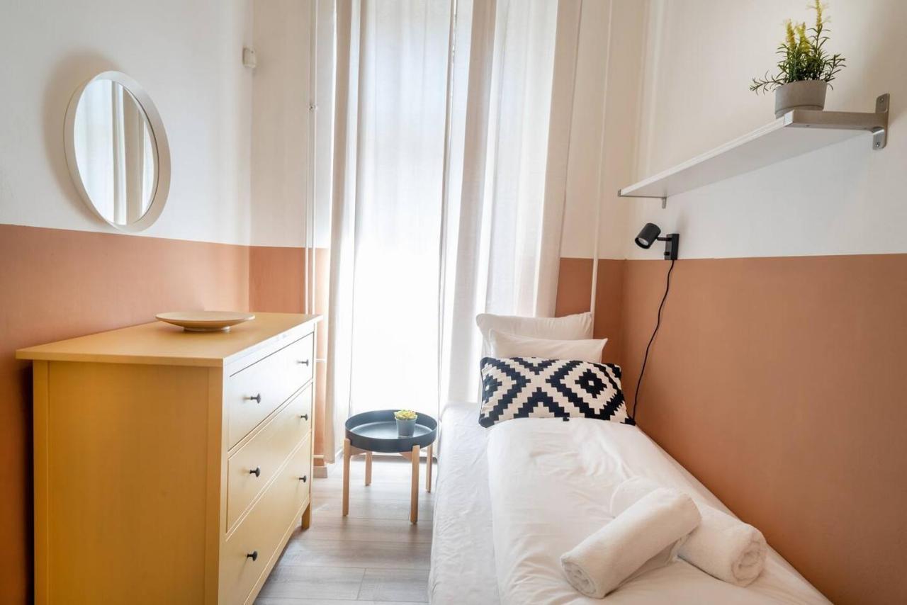 Appartement And Large Ac Away From